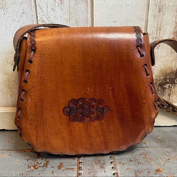 Vintage Handmade Leather Purse - Picture 3 of 11